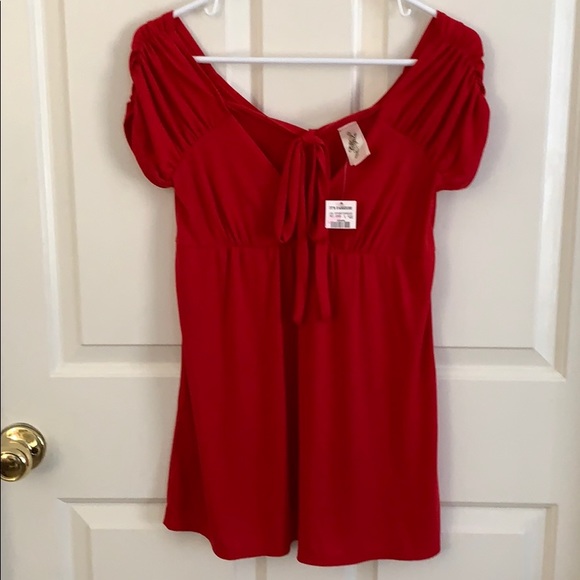 Capia Red Short Sleeved Top - Picture 3 of 8
